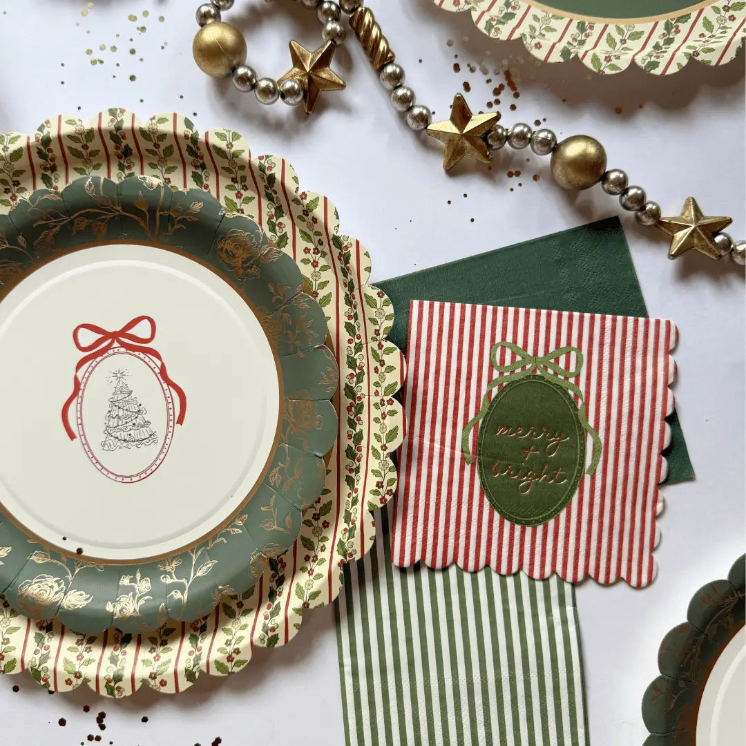 Hearth & Holiday Scalloped Beverage Napkins (24pcs)